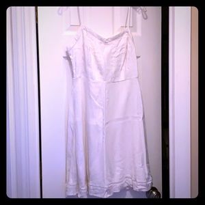 Gently used, OLD NAVY 🤍- White Medium Dress